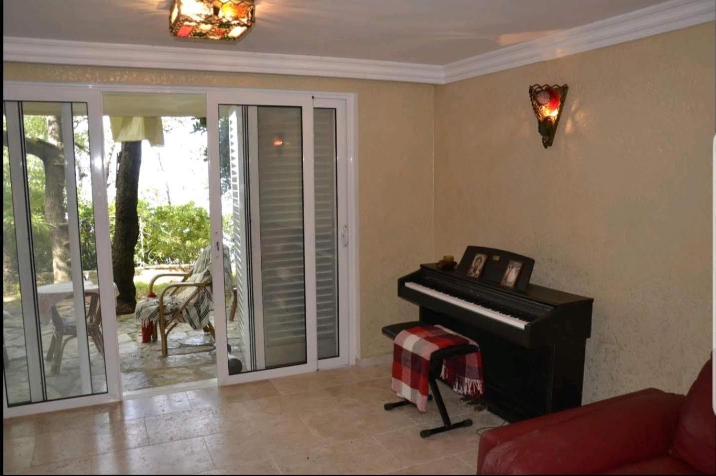 Nerina Apartment Petrovac Luaran gambar