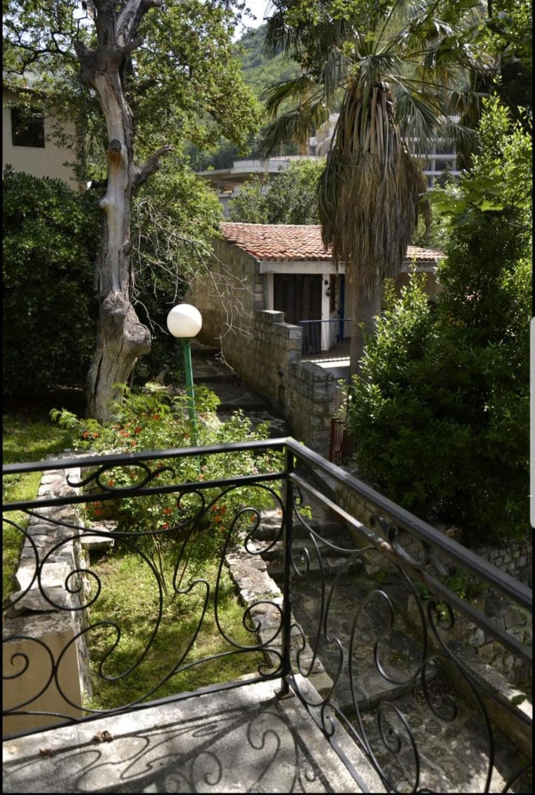 Nerina Apartment Petrovac Luaran gambar