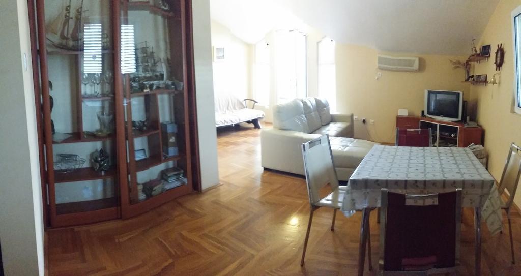 Nerina Apartment Petrovac Luaran gambar